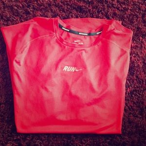 Nike running top